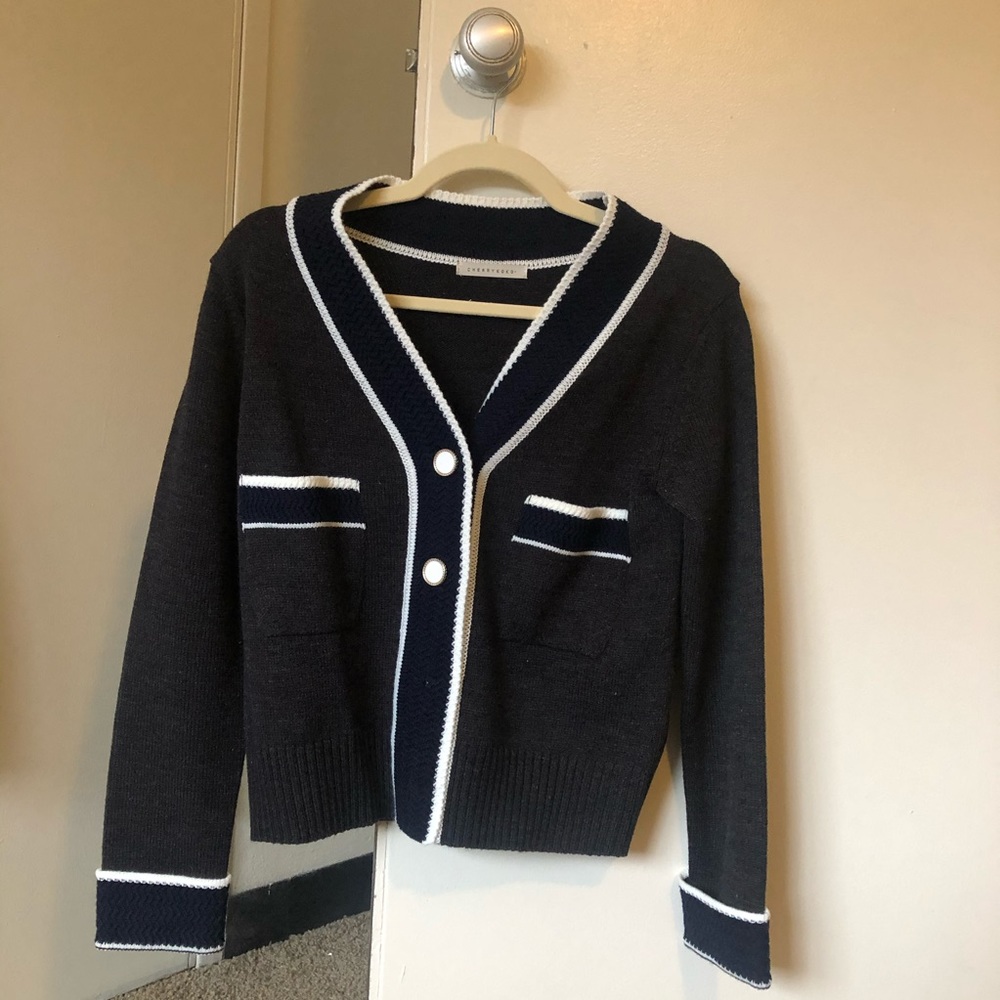 Cherrykoko super cute cardigan size 4(almost new)